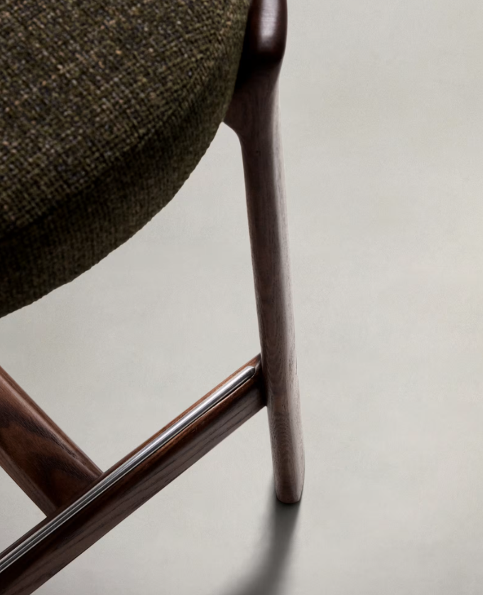 GRANITE Visoki stolac od zelenog šenila i masivnog jasena s završnom obradom boje oraha FSC 100% 65 cm