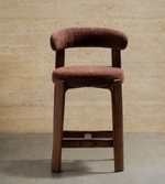 GRANITE Visoki stolac od smeđeg šenila i masivnog jasena s završnom obradom boje oraha FSC 100% 65 cm