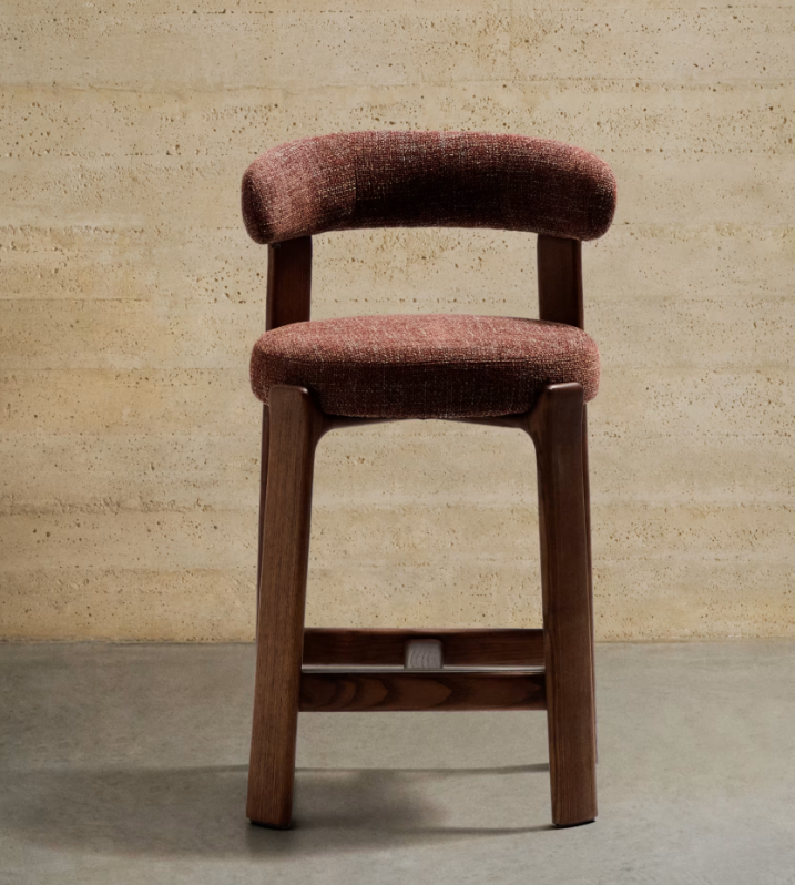 GRANITE Visoki stolac od smeđeg šenila i masivnog jasena s završnom obradom boje oraha FSC 100% 65 cm