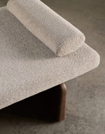 TOPAZ Divan u bež šenil boji s masivnim jasenovim drvom u boji oraha, 200 cm FSC 100%