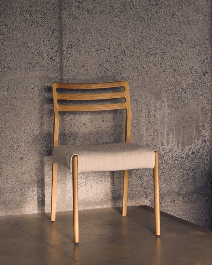 CUDIA Chair removable cover in beige chenille solid oak wood natural finish FSC Mix Credit