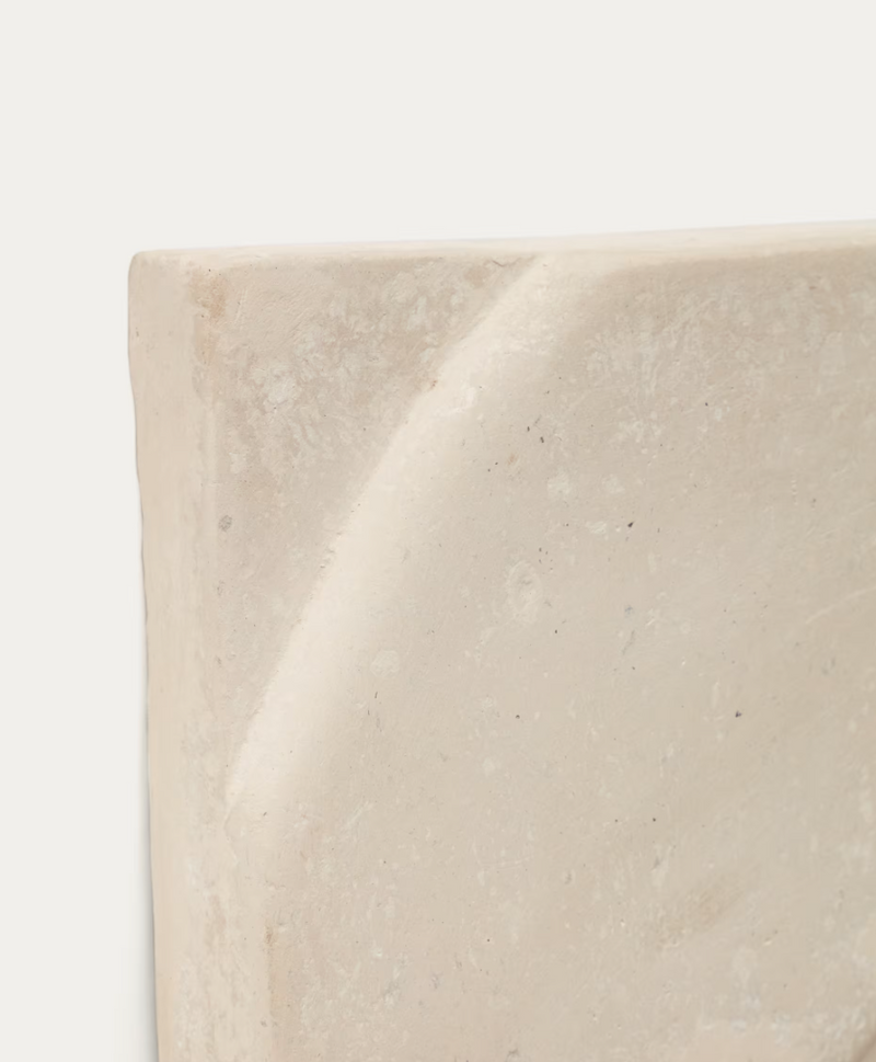 MIRTA Bež zidna dekoracija od papier-mâchéa 40 x 58 cm