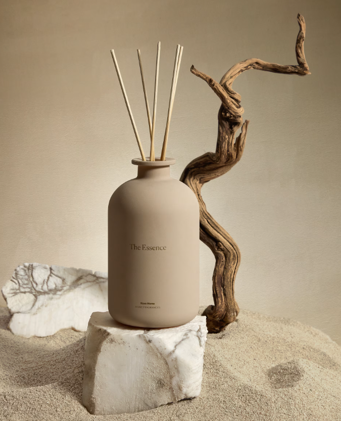 THE ESSENCE 480ml The Essence fragrance reed diffuser