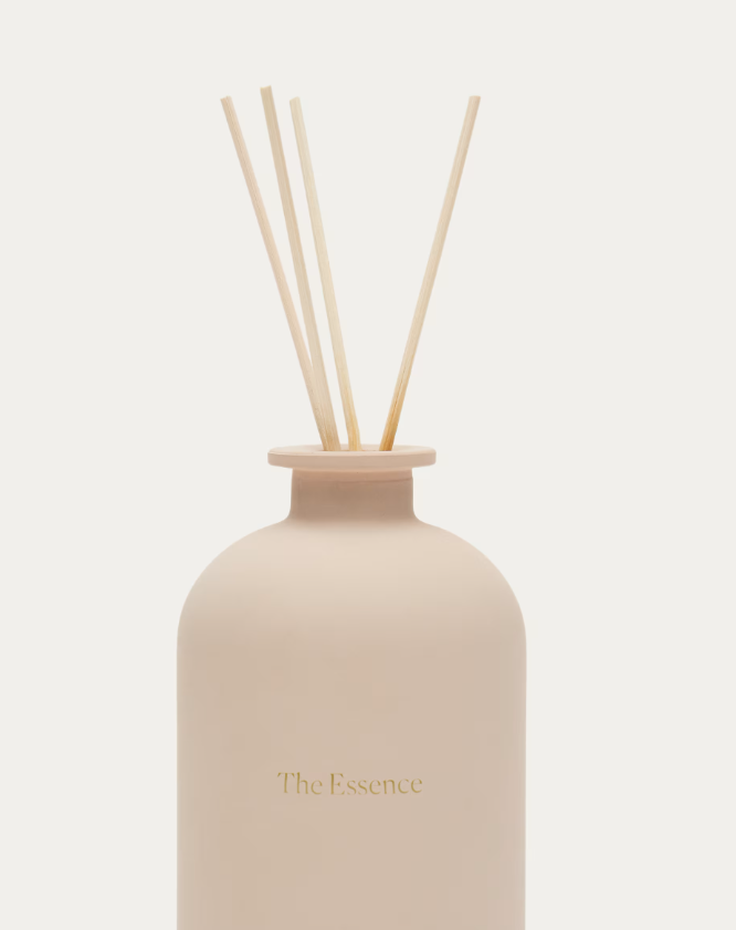 THE ESSENCE 480ml The Essence fragrance reed diffuser