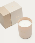 THE ESSENCE 220g The Essence scented candle