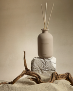 THE ESSENCE 240ml The Essence fragrance reed diffuser