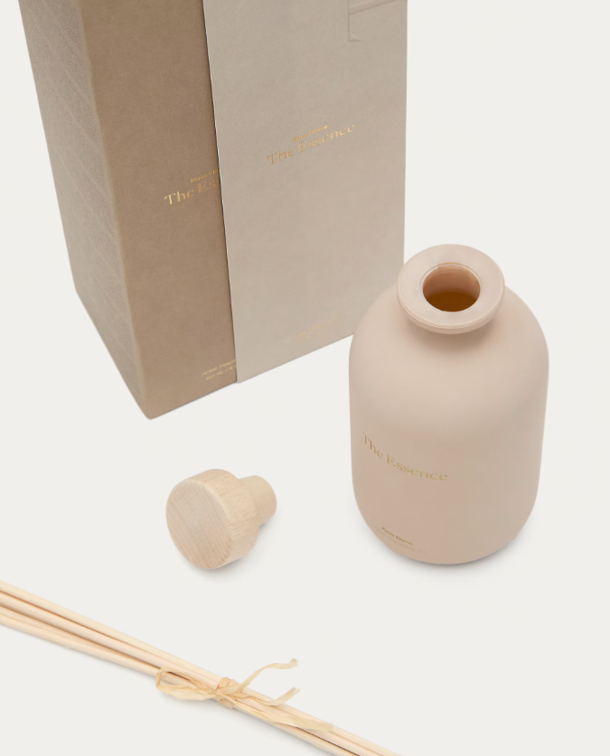 THE ESSENCE 240ml The Essence fragrance reed diffuser