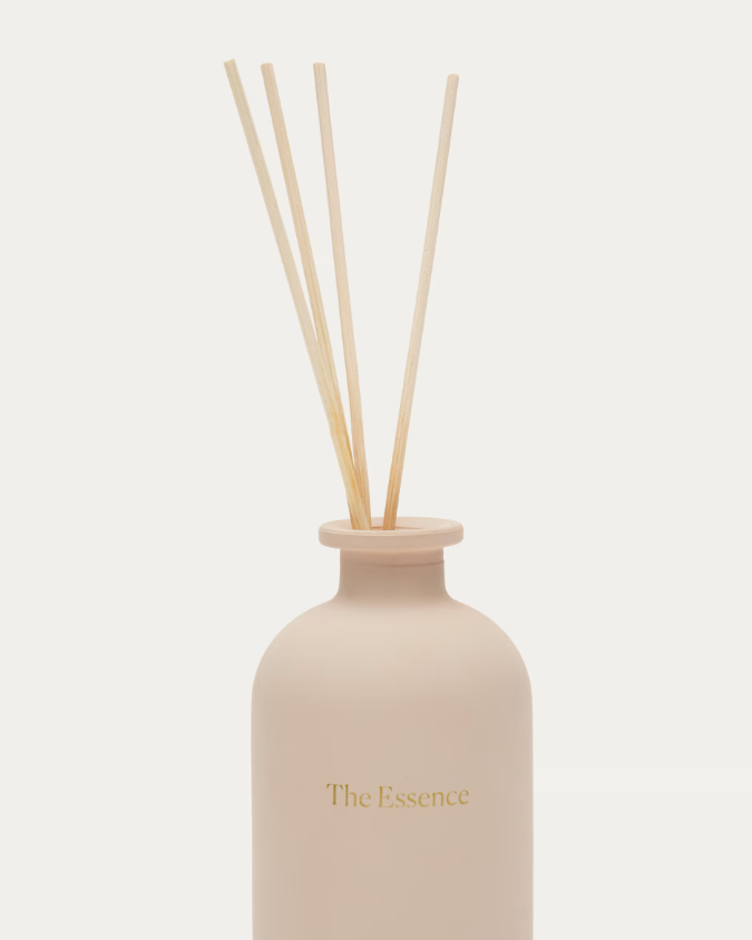 THE ESSENCE 240ml The Essence fragrance reed diffuser