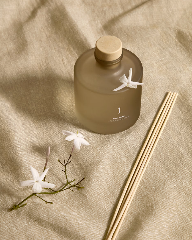 1/SOFT JASMIN 200ml Soft Jasmin fragrance reed diffuser