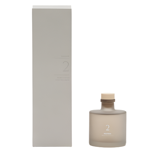 2/SWEET VANILLA 200ml Sweet Vanilla fragrance reed diffuser