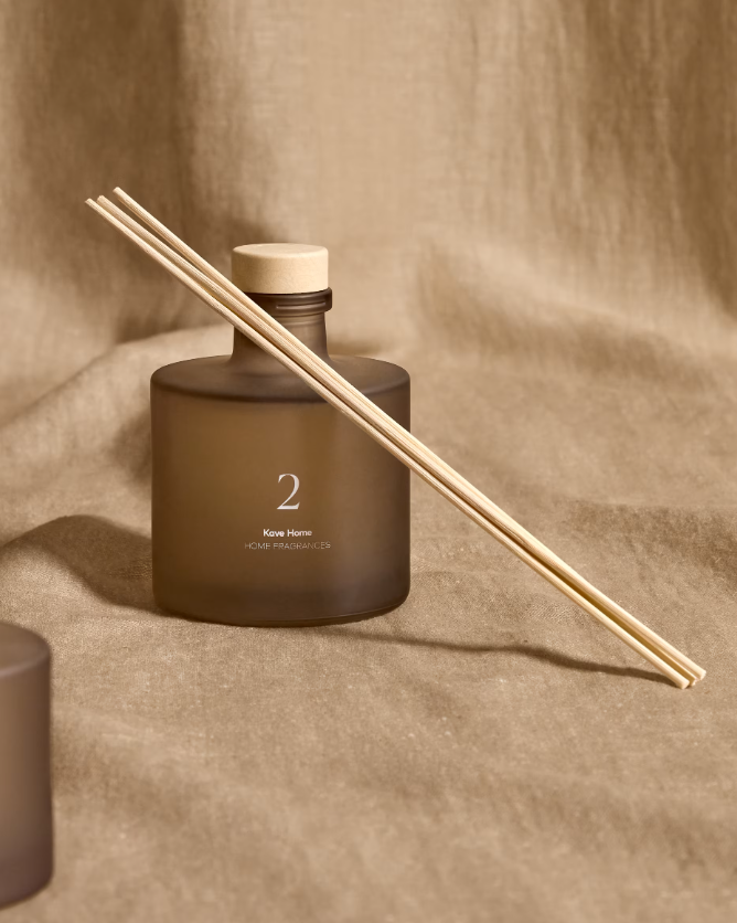 2/SWEET VANILLA 200ml Sweet Vanilla fragrance reed diffuser