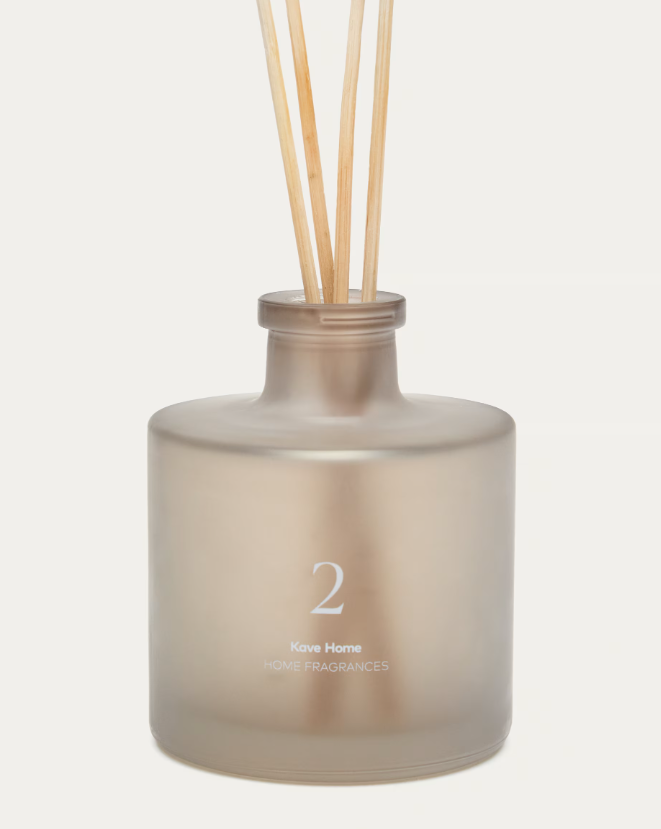 2/SWEET VANILLA 200ml Sweet Vanilla fragrance reed diffuser
