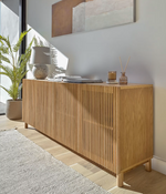 BEYLA Komoda s 4 vrata od punog hrasta i hrastovog furnira 180 x 71,5 cm FSC 100%