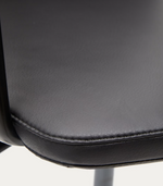 NERLAN uredska stolica od crne umjetne kože s crnim aluminijskim okvirom