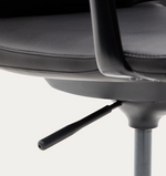 NERLAN uredska stolica od crne umjetne kože s crnim aluminijskim okvirom