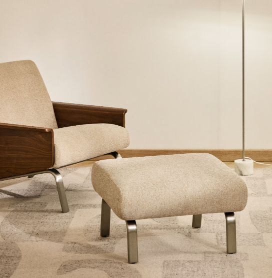 AMSEN Svijetlosmeđi oslonac za noge s nogama od brušenog nehrđajućeg čelika 68 x 55 cm