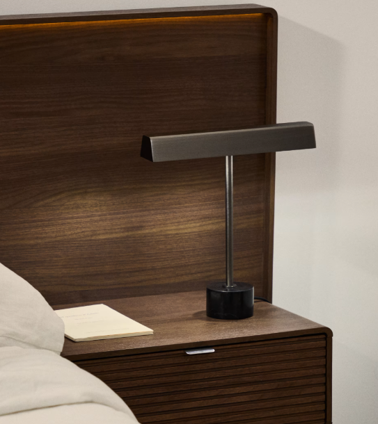 LYNOR Stolna lampa od brušenog metala s podnožjem od bijelog mramora