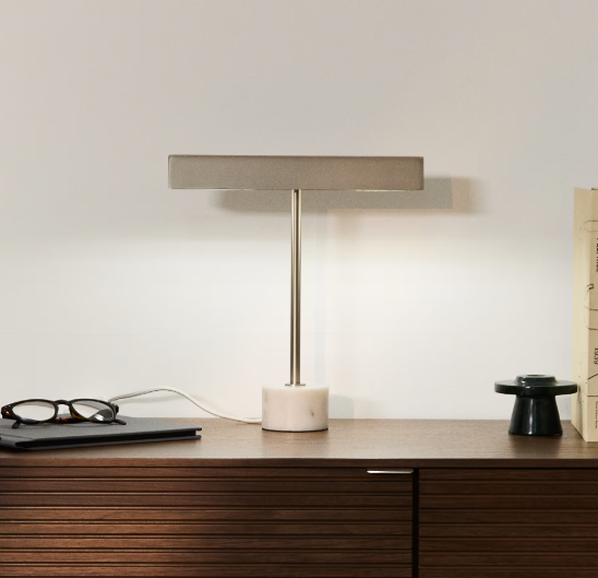 LYNOR Stolna lampa od brušenog metala s podnožjem od crnog mramora