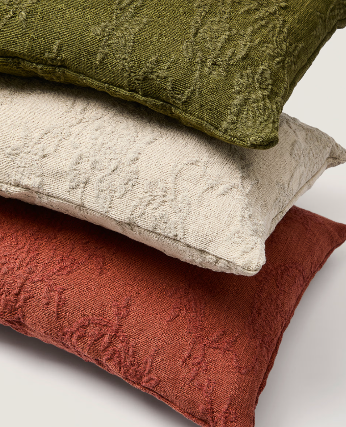 VELINA Cushion cover in green washed linen jacquard with floral design 30 x 50 cm