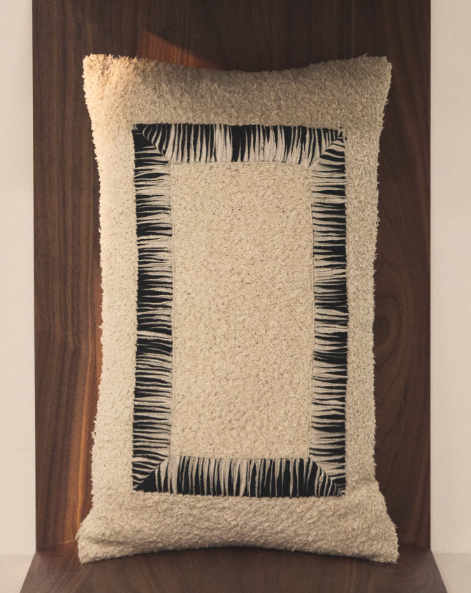 ENARI Bež i crna pamučna jastučnica 50 x 30 cm