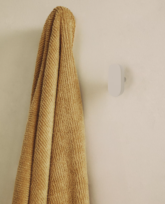 ARELY Set of 2 solid beech wood hangers with beige lacquer finish 6.5 cm/10 cm