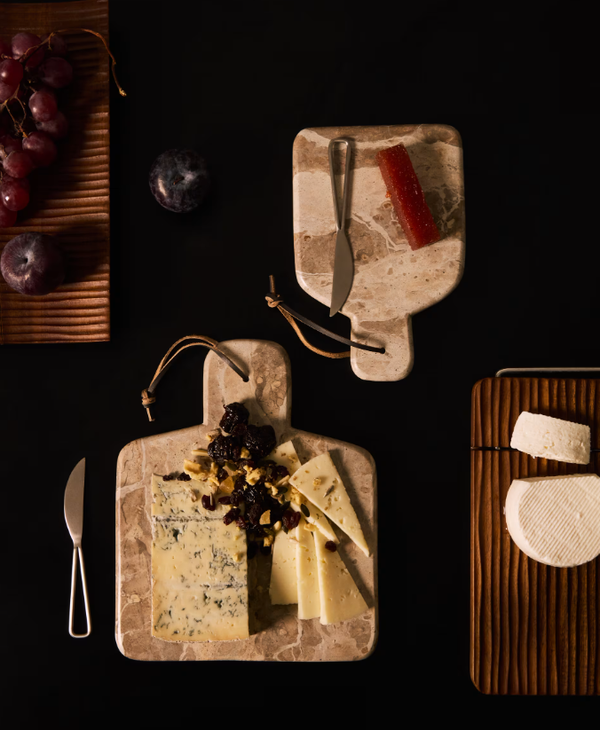 SUKA Small cutting board and beige marble knife set