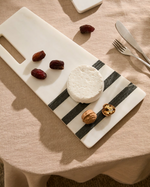 NIRA Large serving board in black and white marble