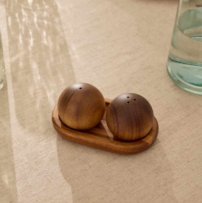 NUKHA Set of salt and pepper shakers in FSC 100% acacia wood