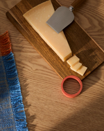 ZAIRIN Serving board in FSC 100% acacia wood and pink metal