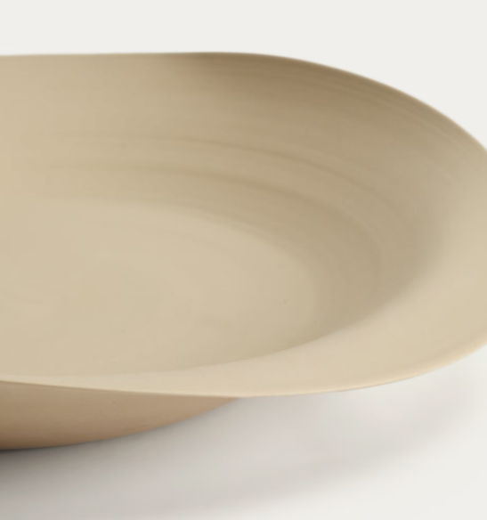 EBENOR beige ceramic centerpiece