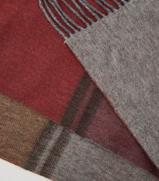 ZUNARA Višebojna dvostrana deka od mješavine vune s resama