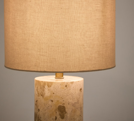 RAZE table lamp in beige marble with a beige linen shade