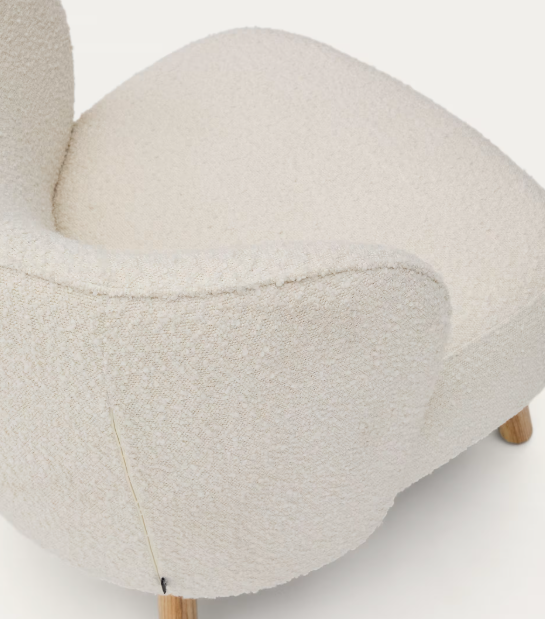 ULIT armchair in white bouclé with solid beech wood legs in a natural finish