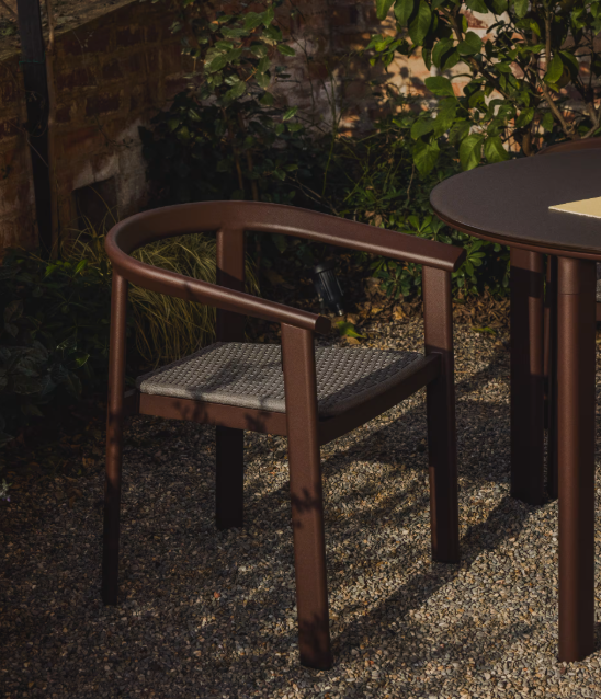 ERICE Stackable chair in aluminium and brown rope