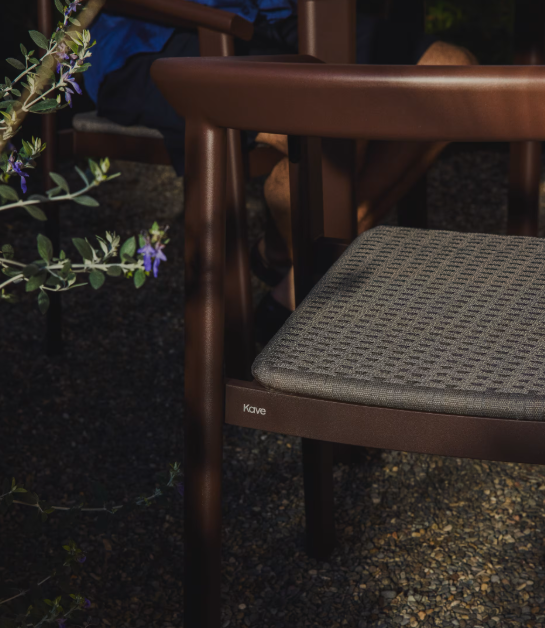 ERICE Stackable chair in aluminium and brown rope