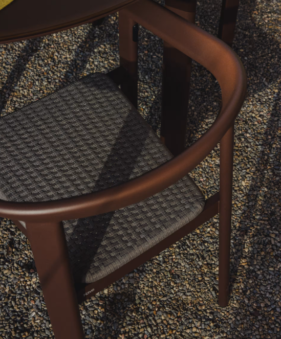 ERICE Stackable chair in aluminium and brown rope