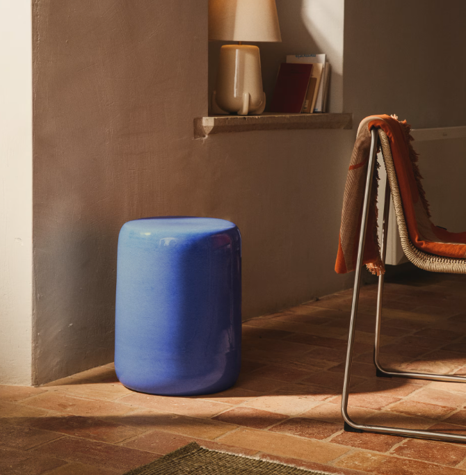 MESQUIDA Outdoor side table in ceramic with glazed blue finish Ø 35cm