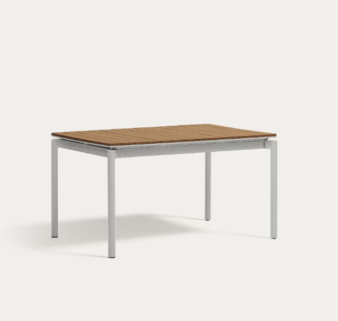 CANYELLES Outdoor extendable table in polywood and aluminium in light grey 140 (200) x 90cm