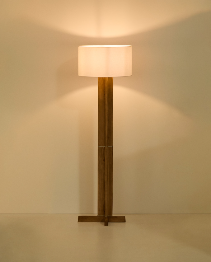 NIANI  Floor lamp in rubber wood with natural finish and ivory-coloured cotton lamp shade