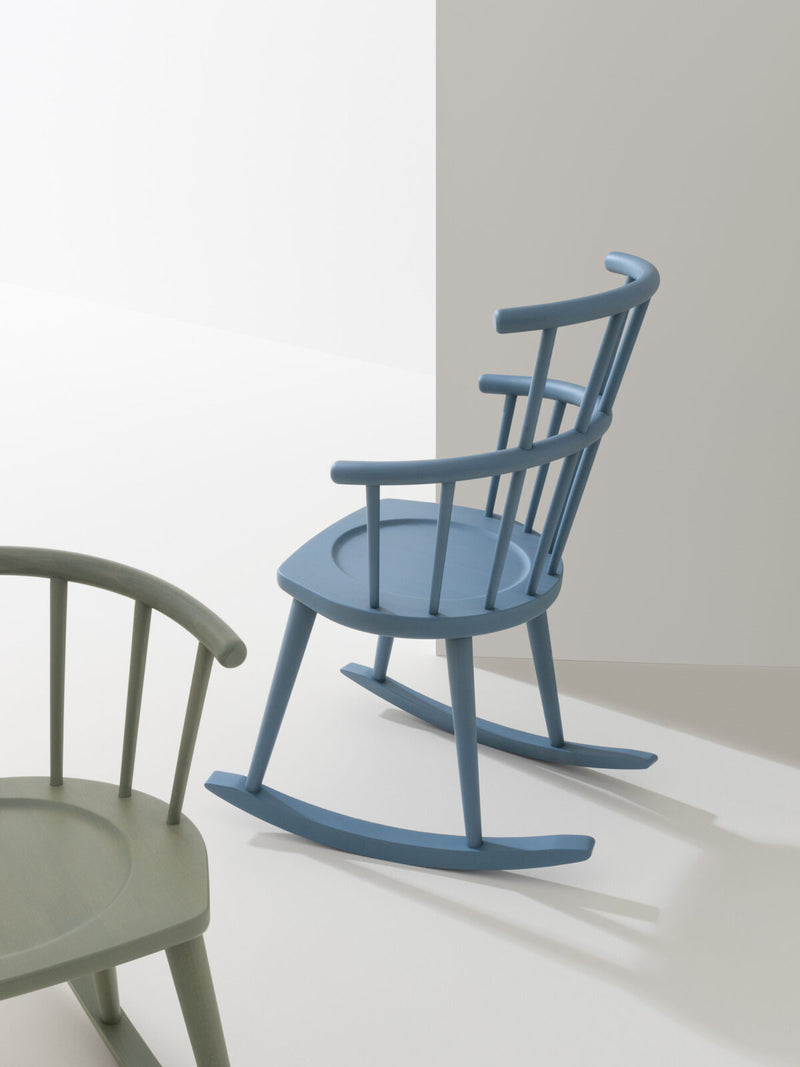 W. Drvena ležaljka na ljuljanje