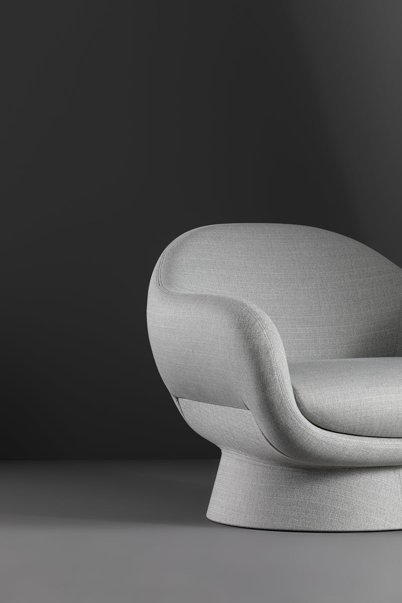 BOOLEAN Armchair with covered base