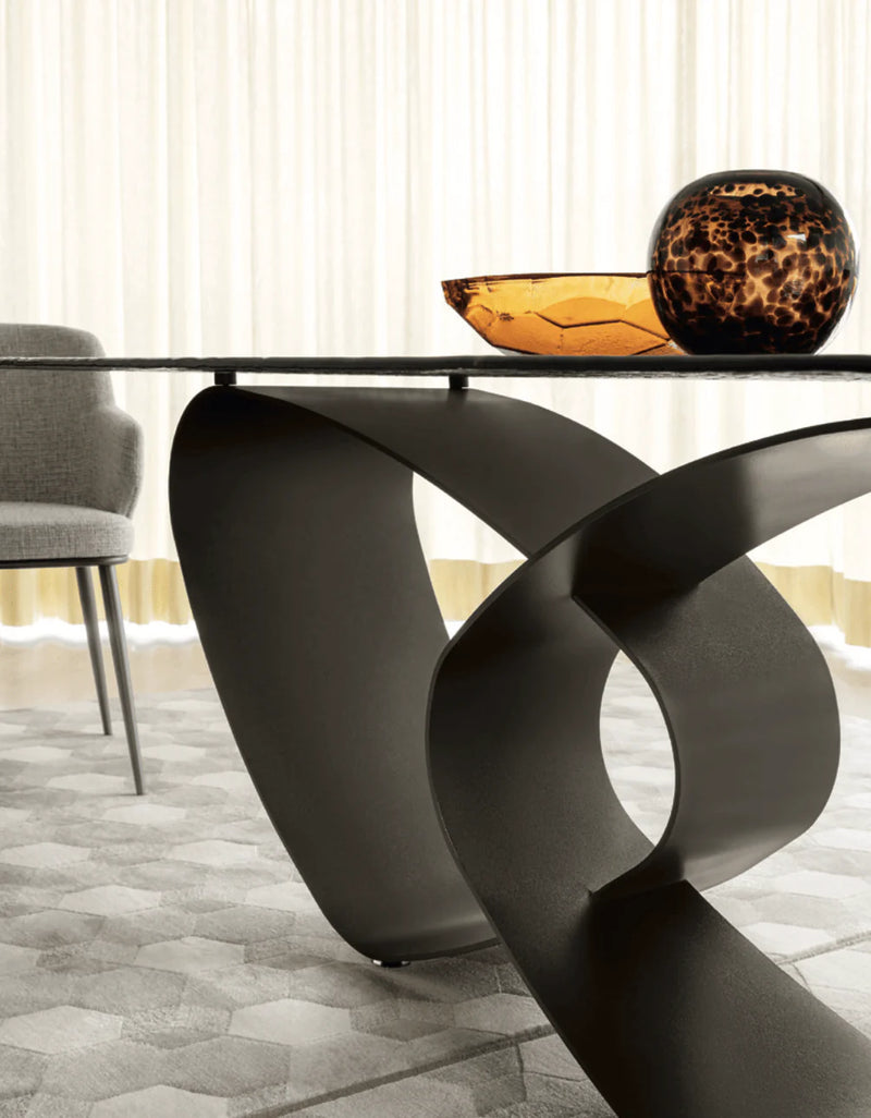 BREEZE Stol s eliptičnom pločom koja se ne izvlači i bazom od oblikovanog lima