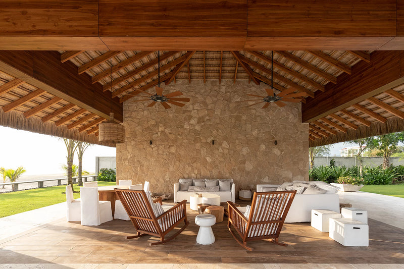 GHOST OUT 23 Tapecirana stolica s presvlakama 