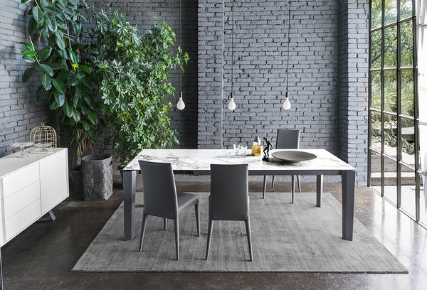 DELTA Stol s pravokutnom produžnom pločom i metalnim nogama