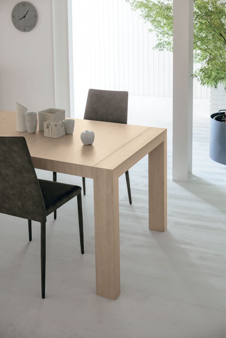 DOPPIO PASSO Blagovaonski stol