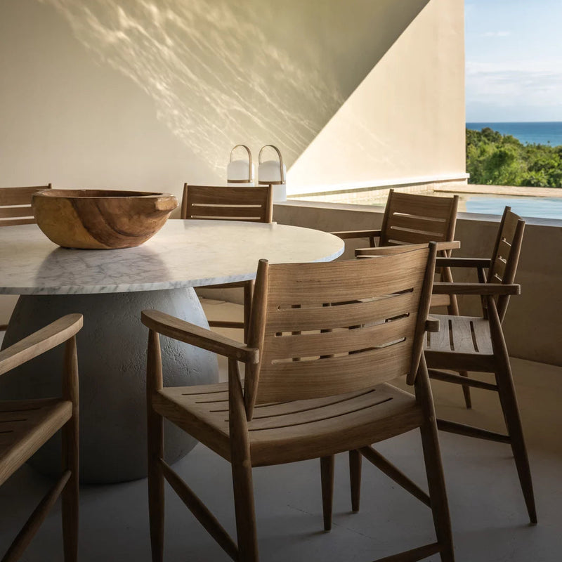 INOUT Round dining table with cement base