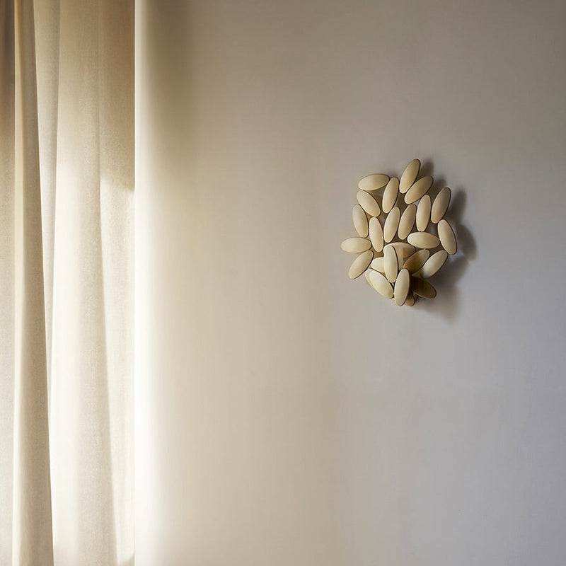 FOLIAE LAMP Čelična zidna svjetiljka izrađena s ručno zavarenim ukrasima u obliku lista