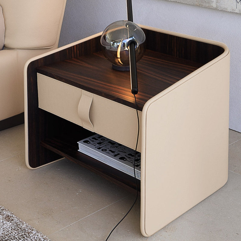 GENTLEMAN Bedside tables