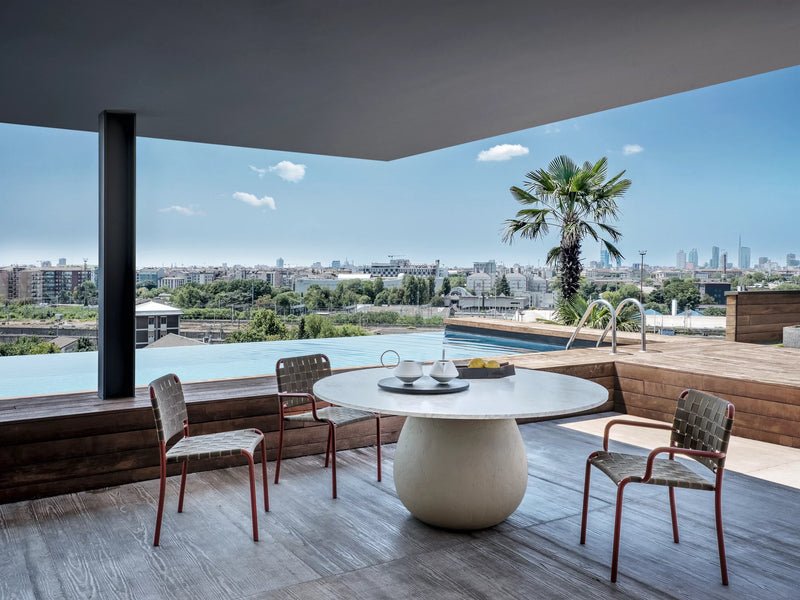 INOUT Round dining table with cement base