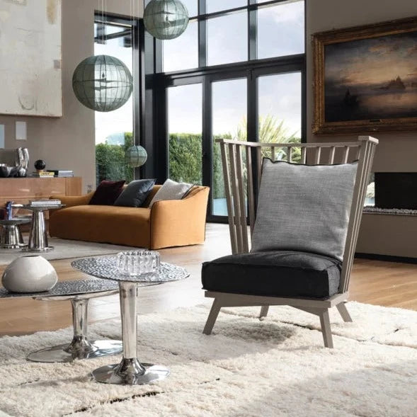 SAIA 12 Sofa upholstered with polyrethane foam